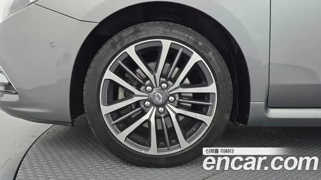 2017 Renault SM7 Nova LPLI 2.0 LPe Disabled Sold VIN KNMG4C2CMHP012087 – interior seats 2017 Renault SM7 Nova LPLI 2.0 LPe Disabled Sold VIN KNMG4C2CMHP012087 – interior seats