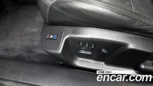 2018 Renault SM7 Nova LPLI 2.0 LPe Disabled Sold VIN KNMG4C2CMJP016328 – interior seats 2018 Renault SM7 Nova LPLI 2.0 LPe Disabled Sold VIN KNMG4C2CMJP016328 – interior seats