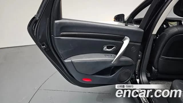 2019 Renault SM7 Nova LPLI 2.0 LPe Disabled Sold VIN KNMG4C2CMKP019066 – engine bay 2019 Renault SM7 Nova LPLI 2.0 LPe Disabled Sold VIN KNMG4C2CMKP019066 – engine bay