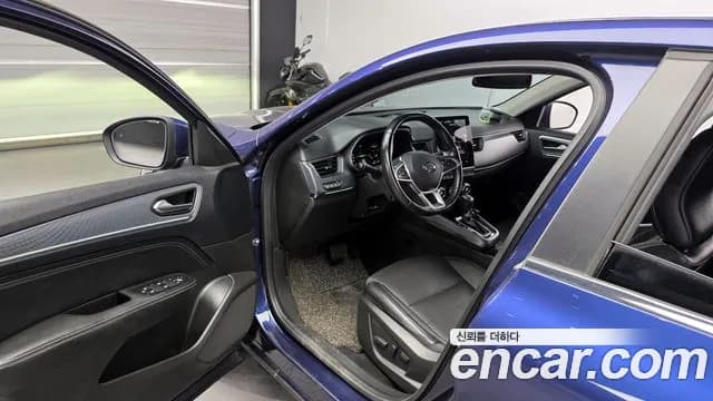 2020 Renault XM3 1.3 TCe RE Signature Sold VIN KNMK5B2RMLP001432 – trunk area 2020 Renault XM3 1.3 TCe RE Signature Sold VIN KNMK5B2RMLP001432 – trunk area