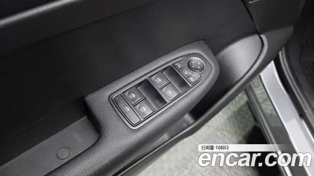 2020 Renault XM3 1.6 GTe LE Plus Sold VIN KNMK5C2HMLP002087 – trunk area 2020 Renault XM3 1.6 GTe LE Plus Sold VIN KNMK5C2HMLP002087 – trunk area
