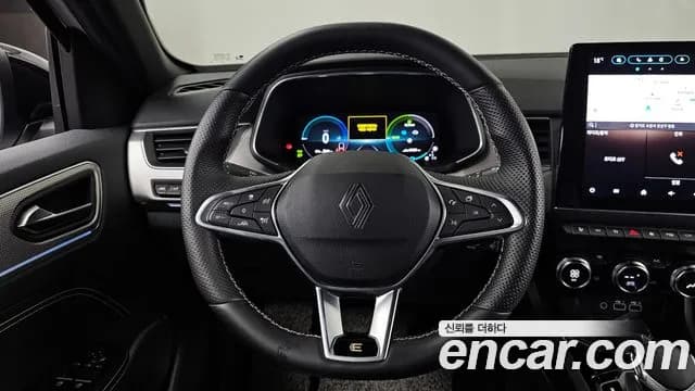 2025 Renault Arkana 1.6 E-TECH Iconic Design Package Sold VIN KNMK5C2TMSP047266 – front exterior 2025 Renault Arkana 1.6 E-TECH Iconic Design Package Sold VIN KNMK5C2TMSP047266 – front exterior