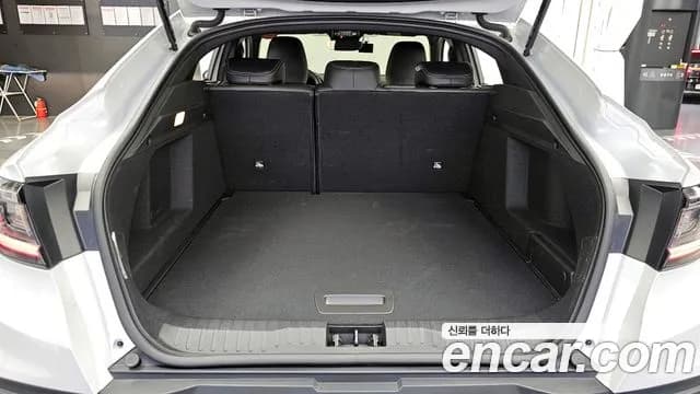 2025 Renault Arkana 1.6 E-TECH Iconic Design Package Sold VIN KNMK5C2TMSP047266 – trunk area 2025 Renault Arkana 1.6 E-TECH Iconic Design Package Sold VIN KNMK5C2TMSP047266 – trunk area