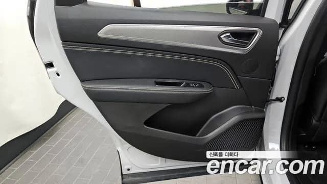 2025 Renault Arkana 1.6 E-TECH Iconic Sold VIN KNMK5C2TMSP048473 – photo 13 2025 Renault Arkana 1.6 E-TECH Iconic Sold VIN KNMK5C2TMSP048473 – photo 13