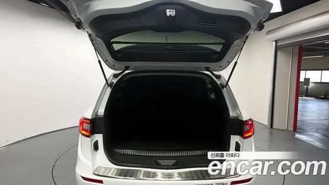 2025 Renault The New QM6 Quest 2.0 LPe Van 2WD Sold VIN KNMN5C2C2SP105018 – trunk area 2025 Renault The New QM6 Quest 2.0 LPe Van 2WD Sold VIN KNMN5C2C2SP105018 – trunk area