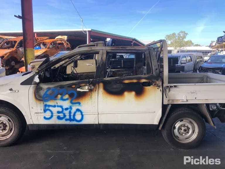 null Used VIN KPADA1EKSBP103489 – side profile null Used VIN KPADA1EKSBP103489 – side profile