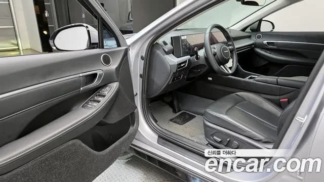 2025 Hyundai Sonata The Edge (DN8) 2.0 LPG(Taxi) Sold VIN LBEDNALEBSY066959 – rear exterior 2025 Hyundai Sonata The Edge (DN8) 2.0 LPG(Taxi) Sold VIN LBEDNALEBSY066959 – rear exterior