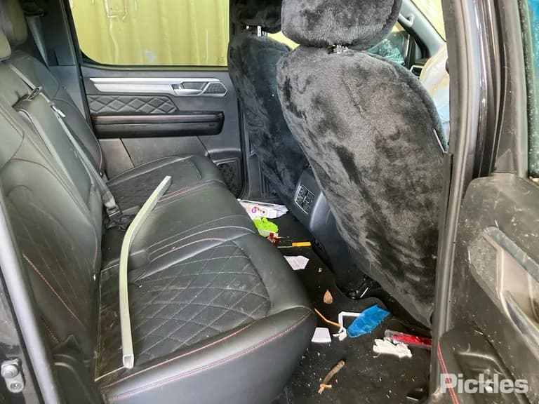 2024 JAC T9 Used VIN LJ11PABE3RC015579 – rear exterior 2024 JAC T9 Used VIN LJ11PABE3RC015579 – rear exterior