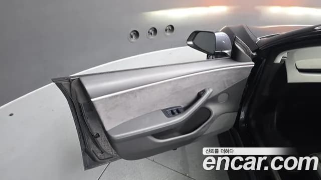 2024 Tesla Model 3 Long Range AWD Sold VIN LRW3E7EK0RC190800 – interior seats 2024 Tesla Model 3 Long Range AWD Sold VIN LRW3E7EK0RC190800 – interior seats