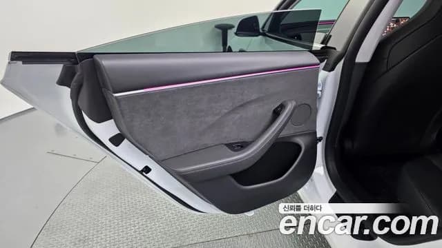 2025 Tesla Model 3 Performance AWD Sold VIN LRW3E7ET2SC507216 – trunk area 2025 Tesla Model 3 Performance AWD Sold VIN LRW3E7ET2SC507216 – trunk area