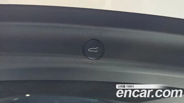 2024 Tesla Model Y Long Range AWD Sold VIN LRWYGCEK3RC758756 – interior seats 2024 Tesla Model Y Long Range AWD Sold VIN LRWYGCEK3RC758756 – interior seats