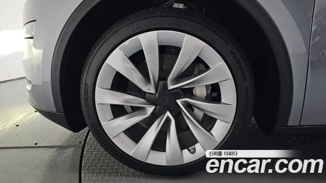 2025 Tesla Model Y Long Range Launch Edition AWD Sold VIN LRWYGCEK5SC020608 – dashboard 2025 Tesla Model Y Long Range Launch Edition AWD Sold VIN LRWYGCEK5SC020608 – dashboard