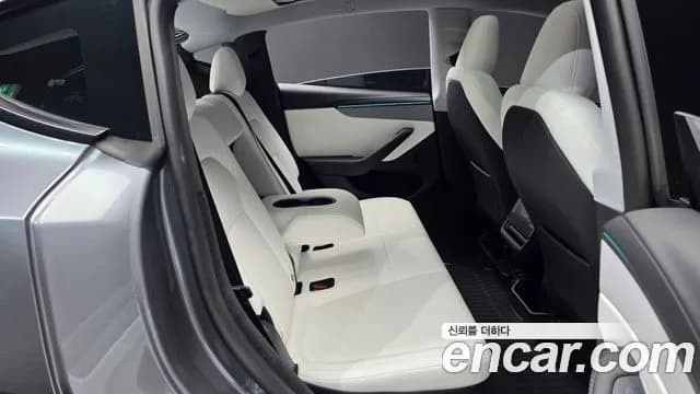 2025 Tesla Model Y Long Range Launch Edition AWD Sold VIN LRWYGCEK7SC055800 – interior seats 2025 Tesla Model Y Long Range Launch Edition AWD Sold VIN LRWYGCEK7SC055800 – interior seats