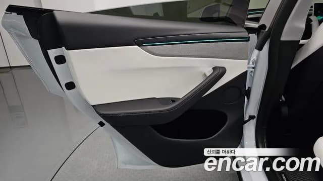 2025 Tesla Model Y Long Range AWD Sold VIN LRWYGCEKXSC065446 – photo 11 2025 Tesla Model Y Long Range AWD Sold VIN LRWYGCEKXSC065446 – photo 11