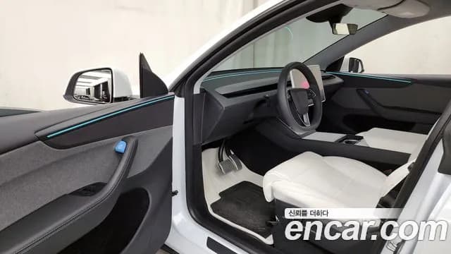 2025 Tesla Model Y RWD Sold VIN LRWYGCFJ0SC214467 – exterior detail 2025 Tesla Model Y RWD Sold VIN LRWYGCFJ0SC214467 – exterior detail