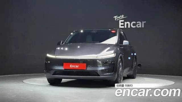 2025 Tesla Model Y RWD Sold VIN LRWYGCFJ2SC046878 – interior seats 2025 Tesla Model Y RWD Sold VIN LRWYGCFJ2SC046878 – interior seats
