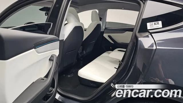 2025 Tesla Model Y RWD Sold VIN LRWYGCFJ2SC264884 – trunk area 2025 Tesla Model Y RWD Sold VIN LRWYGCFJ2SC264884 – trunk area