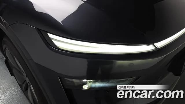 2025 Tesla Model Y RWD Sold VIN LRWYGCFJ4SC174605 – exterior detail 2025 Tesla Model Y RWD Sold VIN LRWYGCFJ4SC174605 – exterior detail