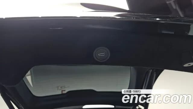 2026 Tesla Model Y Premium RWD Sold VIN LRWYGCFJ7TC568522 – trunk area 2026 Tesla Model Y Premium RWD Sold VIN LRWYGCFJ7TC568522 – trunk area