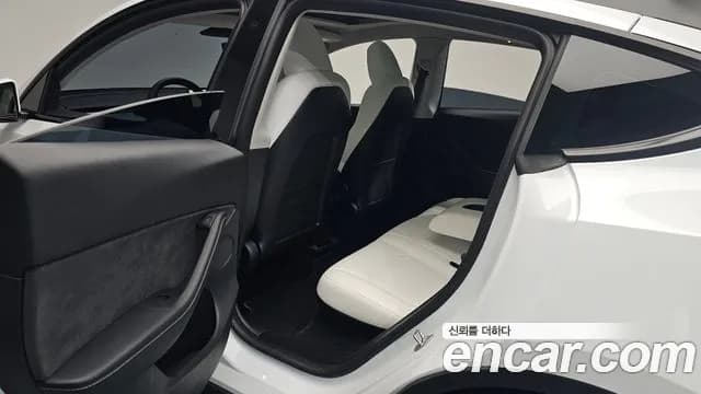 2024 Tesla Model Y RWD Sold VIN LRWYGCFS2RC426788 – interior seats 2024 Tesla Model Y RWD Sold VIN LRWYGCFS2RC426788 – interior seats