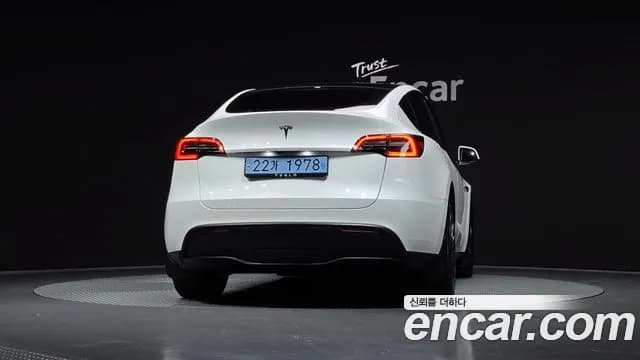2024 Tesla Model Y RWD Sold VIN LRWYGCFS3RC427383 – side profile 2024 Tesla Model Y RWD Sold VIN LRWYGCFS3RC427383 – side profile