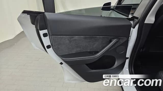 2024 Tesla Model Y RWD Sold VIN LRWYGCFS4RC565837 – rear exterior 2024 Tesla Model Y RWD Sold VIN LRWYGCFS4RC565837 – rear exterior