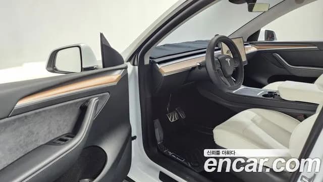2025 Tesla Model Y RWD Sold VIN LRWYGCFS5SC809677 – front exterior 2025 Tesla Model Y RWD Sold VIN LRWYGCFS5SC809677 – front exterior