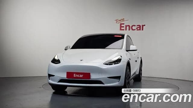 2025 Tesla Model Y RWD Sold VIN LRWYGCFS5SC809677 – trunk area 2025 Tesla Model Y RWD Sold VIN LRWYGCFS5SC809677 – trunk area