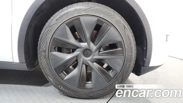 2025 Tesla Model Y RWD Sold VIN LRWYGCFS5SC809677 – photo 14 2025 Tesla Model Y RWD Sold VIN LRWYGCFS5SC809677 – photo 14