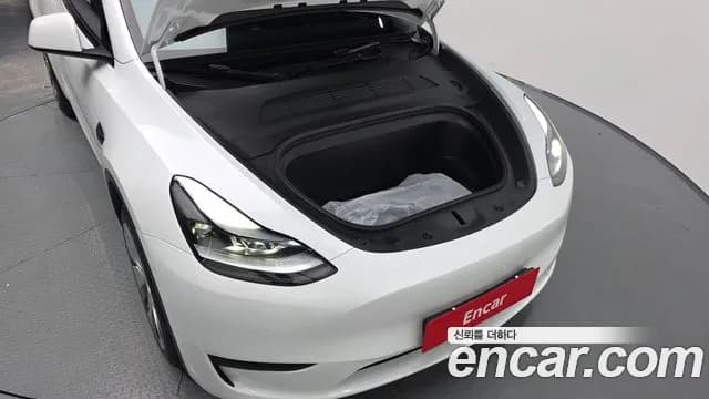 2024 Tesla Model Y RWD Sold VIN LRWYGCFS6RC177041 – interior seats 2024 Tesla Model Y RWD Sold VIN LRWYGCFS6RC177041 – interior seats