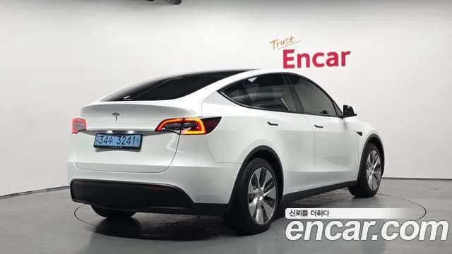 2024 Tesla Model Y RWD Sold VIN LRWYGCFS6RC177041 – exterior detail 2024 Tesla Model Y RWD Sold VIN LRWYGCFS6RC177041 – exterior detail