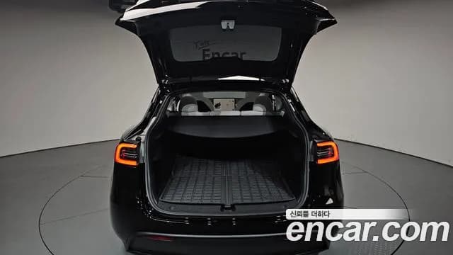 2024 Tesla Model Y RWD Sold VIN LRWYGCFS8RC159415 – rear exterior 2024 Tesla Model Y RWD Sold VIN LRWYGCFS8RC159415 – rear exterior