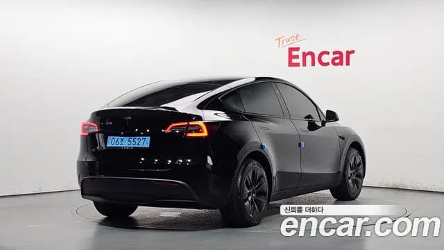2025 Tesla Model Y RWD Sold VIN LRWYGCFS8SC809978 – interior seats 2025 Tesla Model Y RWD Sold VIN LRWYGCFS8SC809978 – interior seats