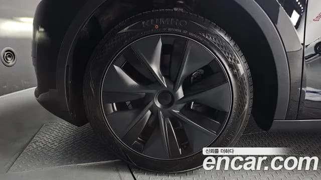 2025 Tesla Model Y RWD Sold VIN LRWYGCFS8SC809978 – undercarriage 2025 Tesla Model Y RWD Sold VIN LRWYGCFS8SC809978 – undercarriage