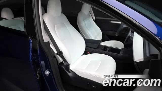2024 Tesla Model Y RWD Sold VIN LRWYGCFS9RC427887 – trunk area 2024 Tesla Model Y RWD Sold VIN LRWYGCFS9RC427887 – trunk area