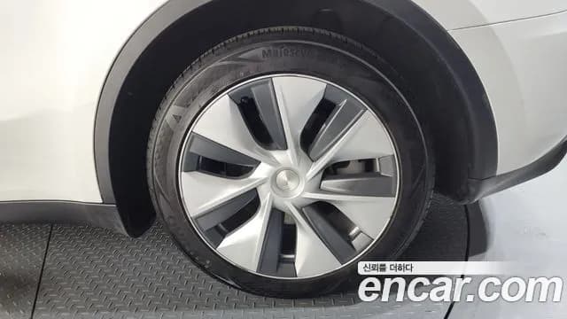 2024 Tesla Model Y RWD Sold VIN LRWYGCFSXRC159237 – front exterior 2024 Tesla Model Y RWD Sold VIN LRWYGCFSXRC159237 – front exterior
