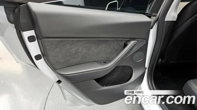 2024 Tesla Model Y RWD Sold VIN LRWYGCFSXRC191119 – rear exterior 2024 Tesla Model Y RWD Sold VIN LRWYGCFSXRC191119 – rear exterior