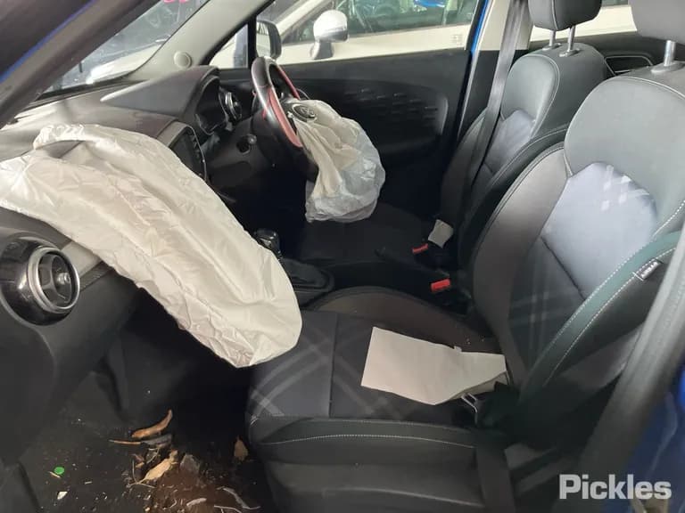 2020 MG MG3 Used VIN LSJZ14U95LS070542 – undercarriage 2020 MG MG3 Used VIN LSJZ14U95LS070542 – undercarriage