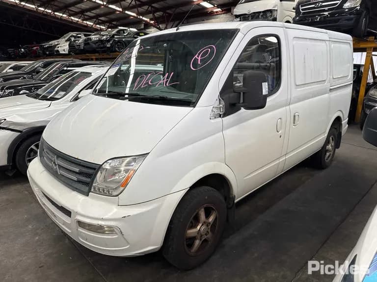 2014 LDV V80 Used VIN LSKG4GL13CA216806 – exterior detail 2014 LDV V80 Used VIN LSKG4GL13CA216806 – exterior detail
