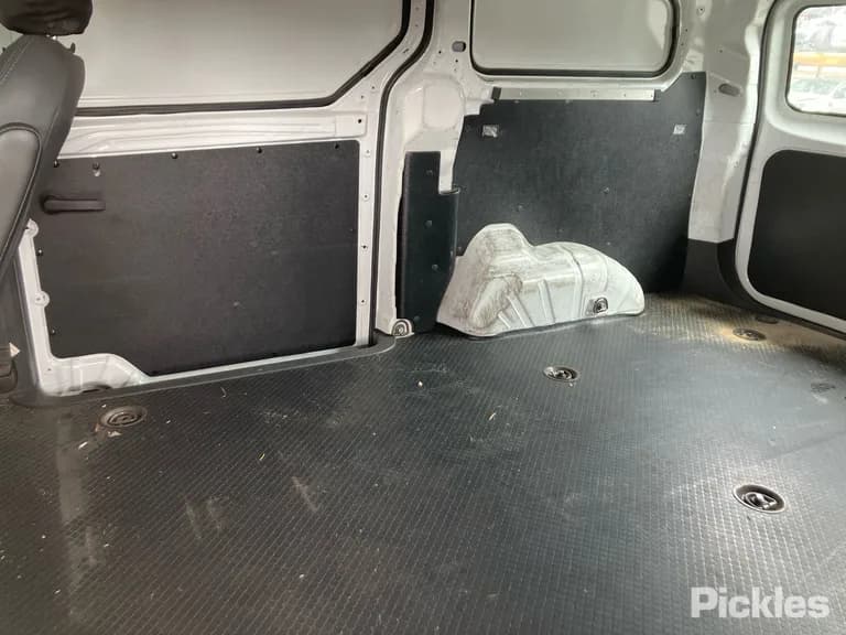 2022 LDV G10 Used VIN LSKG4GL17MA164288 – trunk area 2022 LDV G10 Used VIN LSKG4GL17MA164288 – trunk area