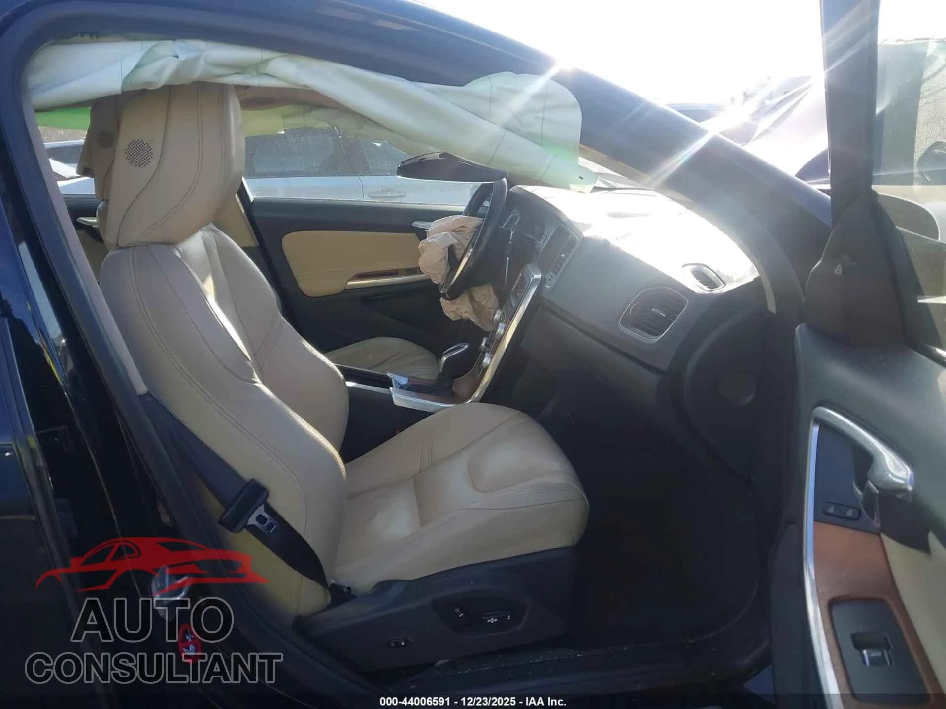 2017 VOLVO S60 INSCRIPTION Damaged VIN LYV402HM8HB126951 – interior seats 2017 VOLVO S60 INSCRIPTION Damaged VIN LYV402HM8HB126951 – interior seats