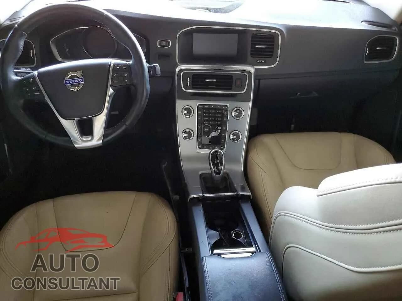 2017 VOLVO S60 Damaged VIN LYV402HMXHB131813 – undercarriage 2017 VOLVO S60 Damaged VIN LYV402HMXHB131813 – undercarriage