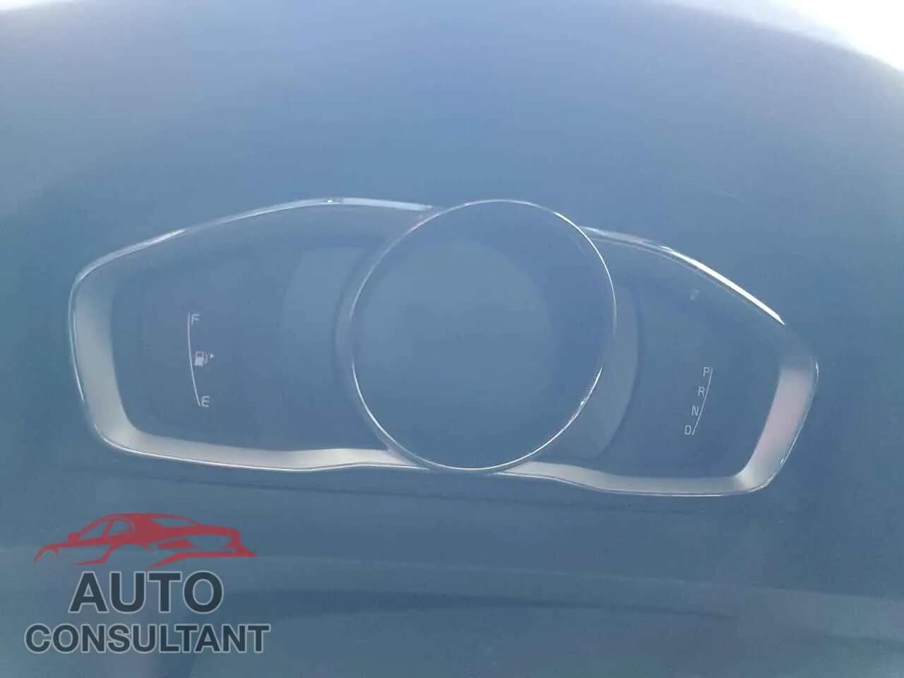 2017 VOLVO S60 Damaged VIN LYV402HMXHB131813 – trunk area 2017 VOLVO S60 Damaged VIN LYV402HMXHB131813 – trunk area