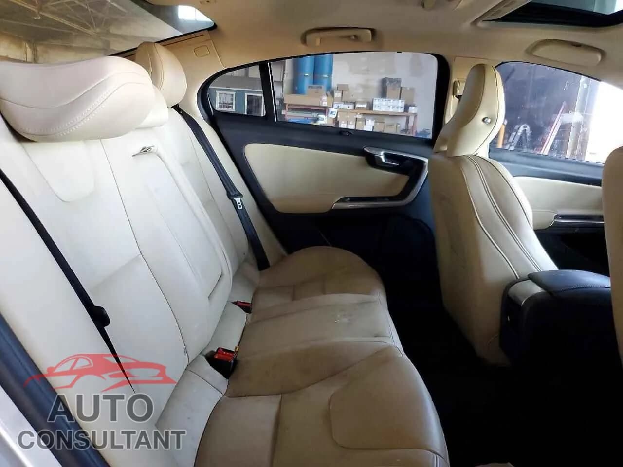 2017 VOLVO S60 Damaged VIN LYV402HMXHB131813 – odometer reading 2017 VOLVO S60 Damaged VIN LYV402HMXHB131813 – odometer reading