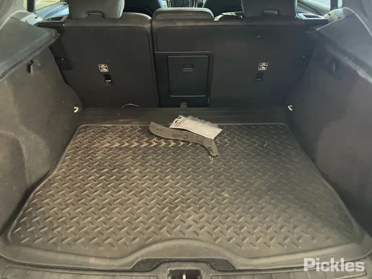 2023 Volvo XC40 Used VIN LYVXZERRXRL220775 – trunk area 2023 Volvo XC40 Used VIN LYVXZERRXRL220775 – trunk area