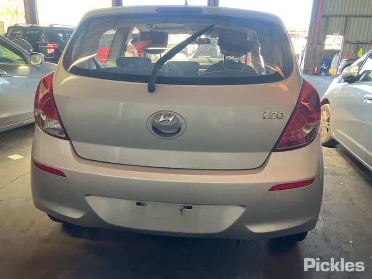 2012 Hyundai i20 Used VIN MALBB31CLDM032734 – trunk area 2012 Hyundai i20 Used VIN MALBB31CLDM032734 – trunk area