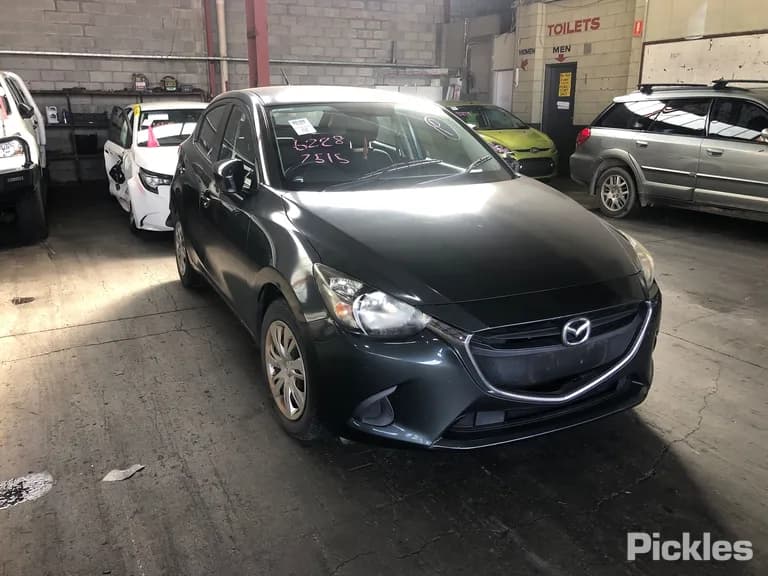 2014 Mazda 2 Used VIN MM0DJ2HAA0W106902 – interior seats 2014 Mazda 2 Used VIN MM0DJ2HAA0W106902 – interior seats