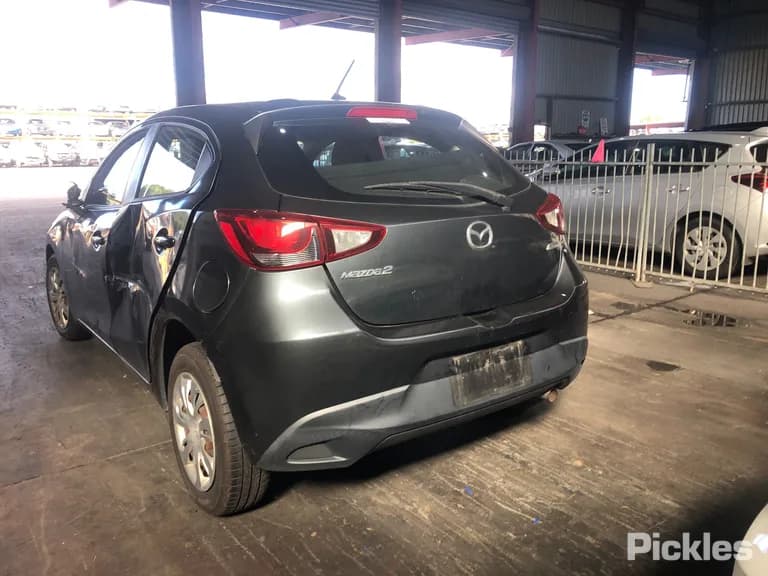 2014 Mazda 2 Used VIN MM0DJ2HAA0W106902 – exterior detail 2014 Mazda 2 Used VIN MM0DJ2HAA0W106902 – exterior detail