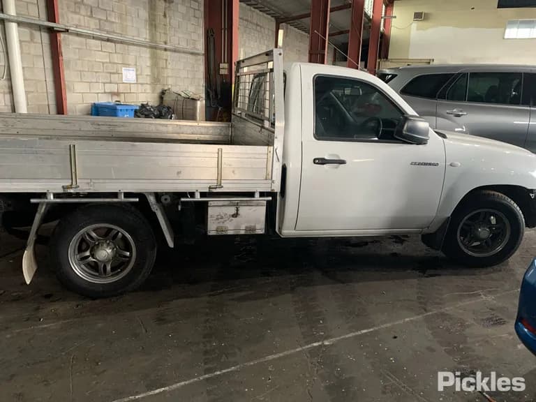 2007 Mazda BT-50 Used VIN MM0UNY0W300628574 – trunk area 2007 Mazda BT-50 Used VIN MM0UNY0W300628574 – trunk area