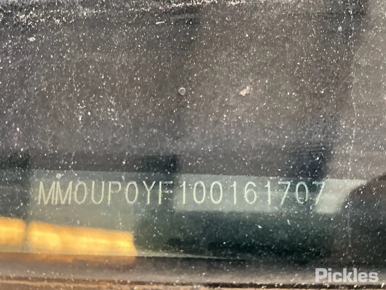 2013 Mazda BT-50 Used VIN MM0UP0YF100161707 – interior seats 2013 Mazda BT-50 Used VIN MM0UP0YF100161707 – interior seats